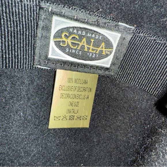 SCALA NWT Women's 100% Wool Winter Bucket Hat Black with Silver Bow One Size - Picture 4 of 4